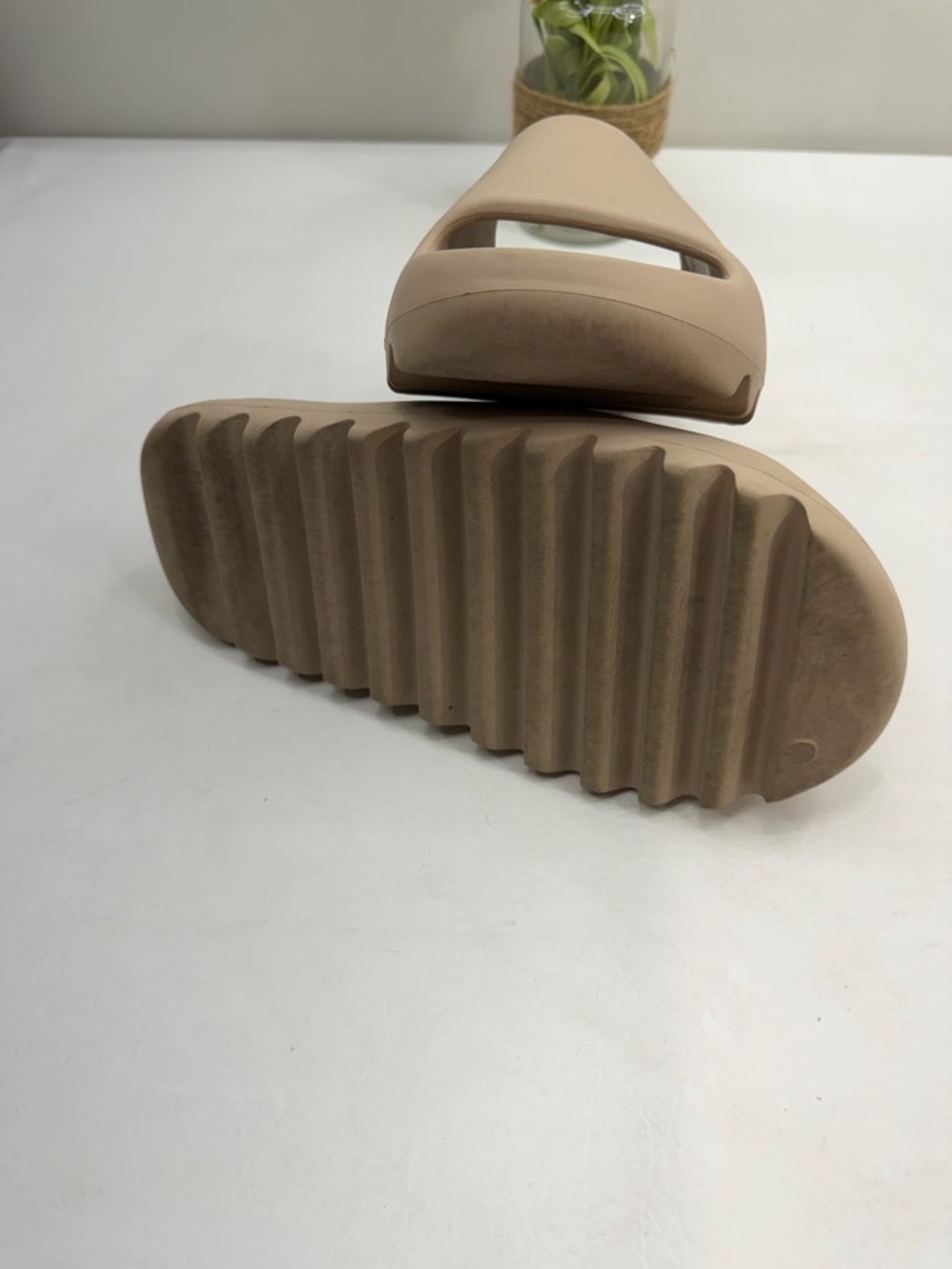 Yeezy slides - Picture 4 of 8